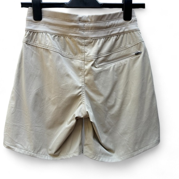 NWT THE NORTH FACE Aphrodite Motion 4in Womens Shorts Gravel Sz XS - Picture 4 of 8